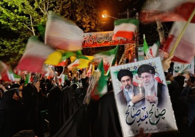 طنین نوای «حیدر حیدر» مردم محلات در بیعت با رهبر انقلاب