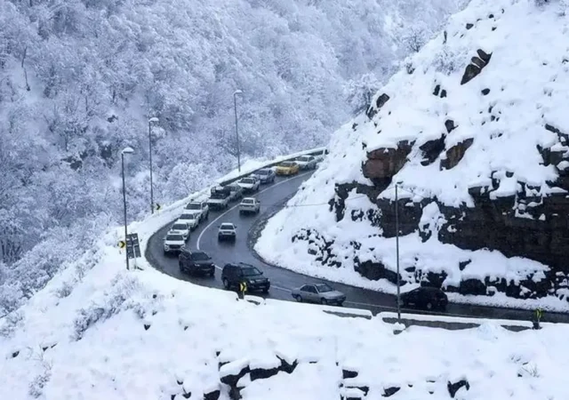 لغو محدودیت تردد در جاده چالوس و آزادراه تهران–شمال از ساعت ۲۳ امشب/ مسافران قبل از سفر بخوانند