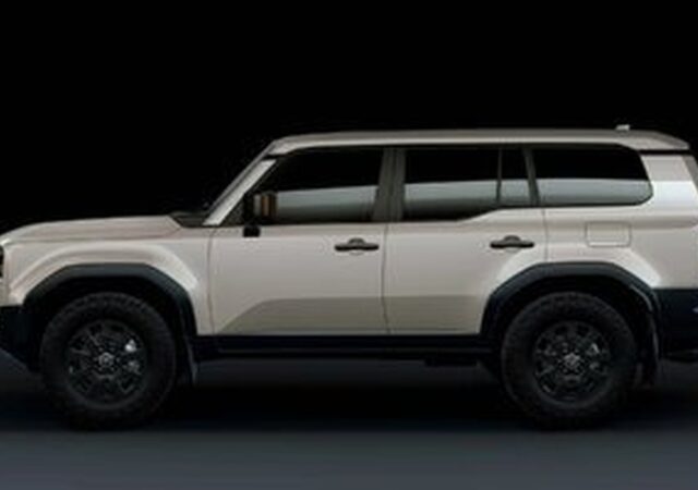 نوسان قیمت‌های عجیب در بازار خودرو / این خودرو ظرف یک روز ۵ میلیارد تومان افزایش یافت