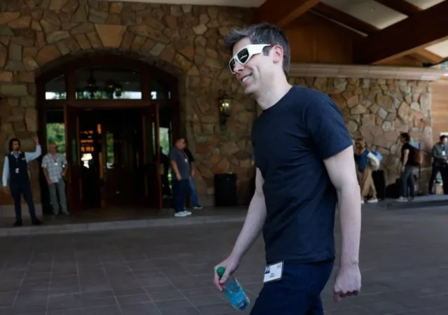 پروژه World سم آلتمن به اپ‌های دوست‌یابی و سیستم‌های فروش بلیت می‌آید