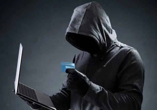 کلاهبردار کارت‌های بانکی در الیگودرز دستگیر شد