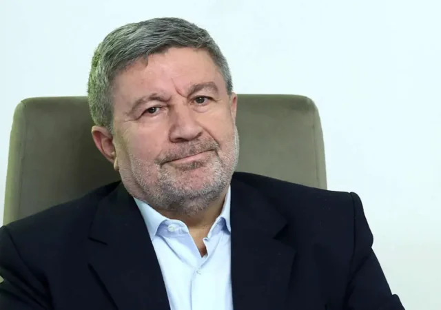 کنایه جالب الیاس حضرتی به ترامپ: خواهیم دید چه می‌شود