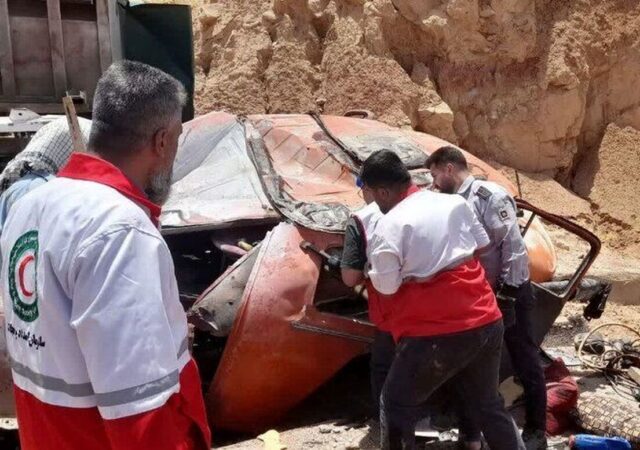 انفجار پژو ۴۰۵ پس از سقوط مرگبار به دره / آمار فوتی‌ها و مصدومان