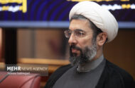 حجت‌الاسلام رستمی: رانتی خواندن ملت شریف ایران، دور از مردم‌سالاری است