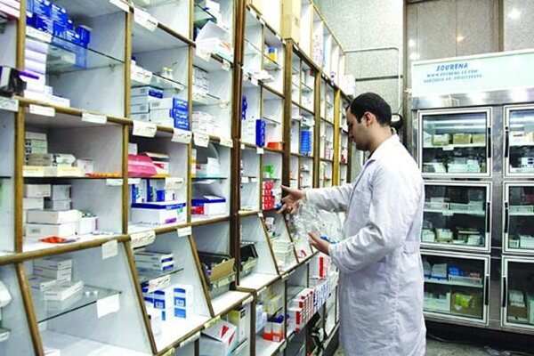 داروخانه‌ها میانه میدان خدمت رسانی تنها ماندند؛ انتقاد از شرکت‌های پخش