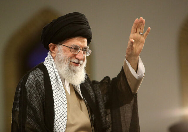 دعوت علمای عراق از حجاج خانه خدا برای انجام حج به نیت رهبر شهید