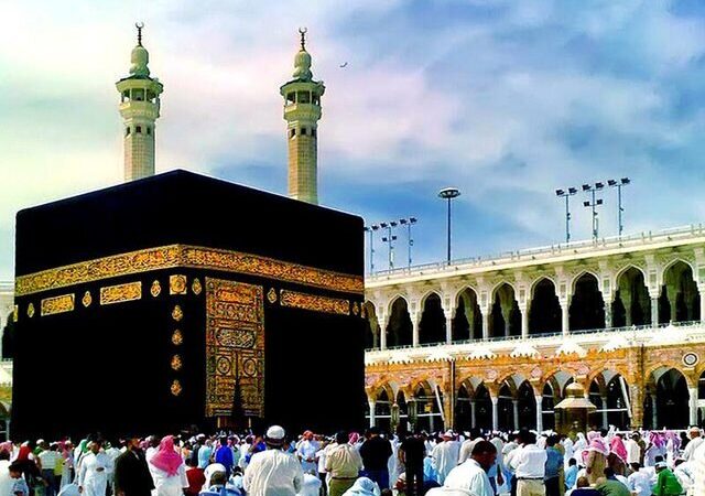 «سعی صفا و مروه» در حج، نماد تلاش مستمر انسان در میان بیم و امید است