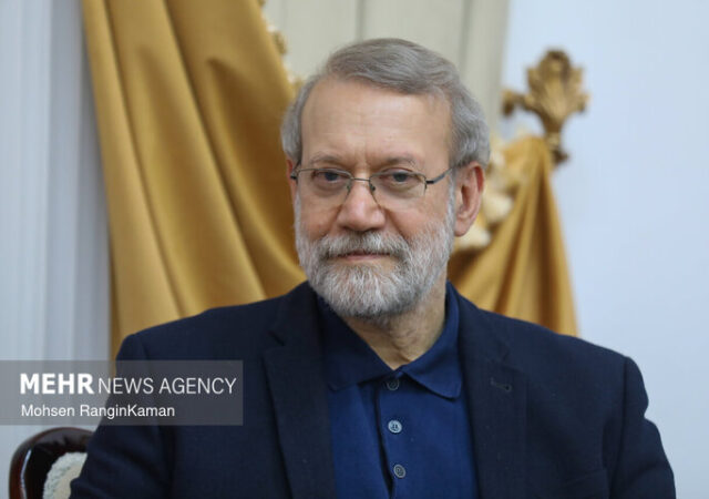 شهید علی لاریجانی الگویی از بندگی و مسئولیت‌پذیری بود