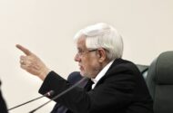 عارف: راهبرد اصلی دولت تأمین کالا و جلوگیری از گران‌فروشی است