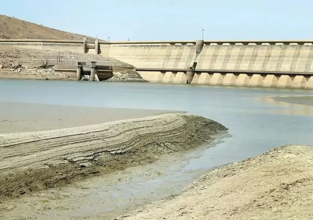 هشدار روزنامه دولت درباره بحران آب تهران / به باران دلخوش نباشید، صرفه جویی کنید