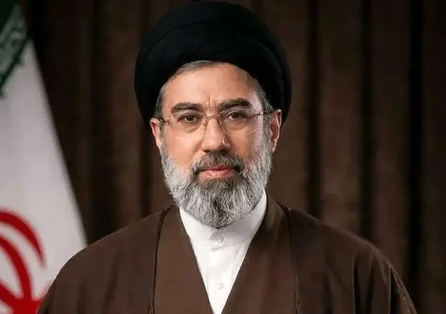 پاسخ رهبر انقلاب اسلامی به نامه جمعی از فعالان مردمی حوزه جمعیت