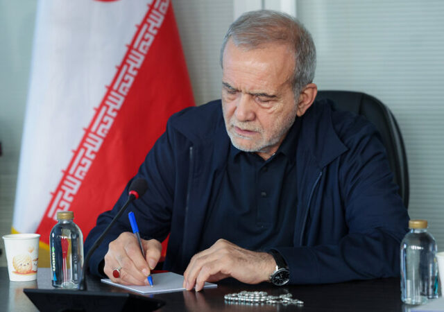 پزشکیان: خداوند قلوب ما مسلمانان را به هم نزدیک‌تر کند