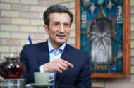 ببینید| هنوز به آستین کوتاه و مقنعه رنگی معلم گیر می‌دهند