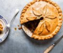 بیف پای با خمیر هزارلا؛ غذای شیک و متفاوت برای مهمانی‌ها + طرز تهیه