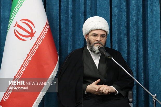 حجت‌الاسلام قمی: سخنان آقای عراقچی مجاب‌کننده نبود