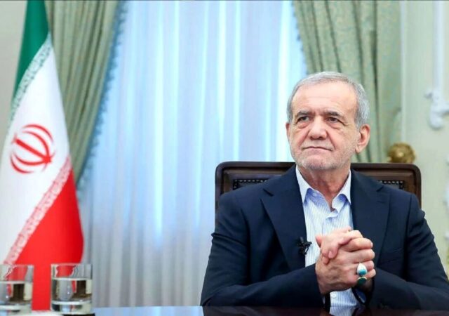 پزشکیان وارد قم شد