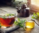 ۵ دمنوش آرام‌بخش وقتی ذهنتان شلوغ است؛ بدون خواب‌آلودگی | این گیاه به «گیاه آرامش» معروف است