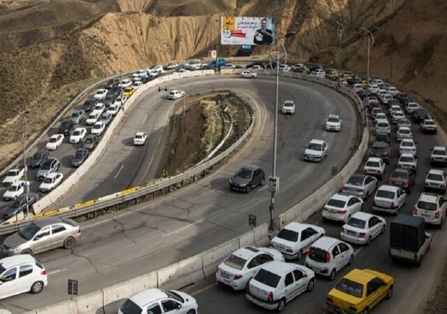 آخرین وضعیت تردد در جاده‌های شمال / ترافیک نیمه‌سنگین در چالوس و کرج - تهران