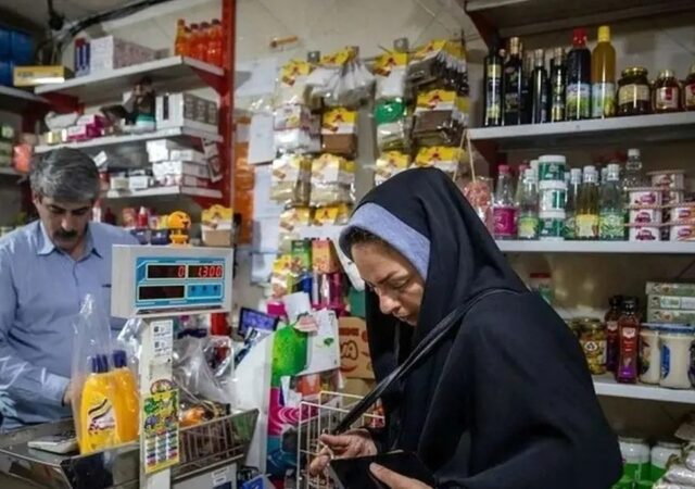 سوپرمارکت‌های مسیر تشییع ۲۴ ساعته شدند