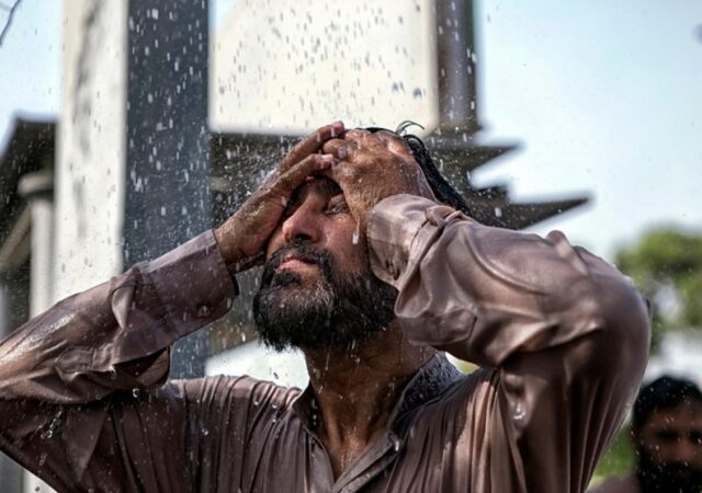 هشدار تداوم گرمای بی‌سابقه در ایران / این استان‌ها دمای بالای ۵۰ درجه را تجربه می‌کنند