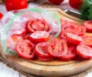 بهترین روش نگهداری گوجه فرنگی در فریزر با ماندگاری یک‌ساله