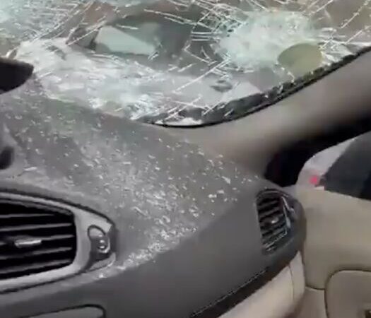 تگرگ شدید در فرانسه شیشه خودروها را خرد کرد