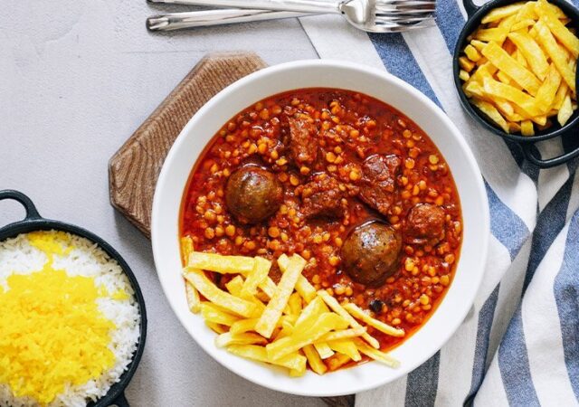 طرز تهیه خورشت قیمه لعاب دار برای ۴ تا ۶ نفر | چی کار کنیم قیمه تلخ نشود؟ ؛ فوت و فن پخت کامل لپه
