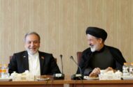 نشست هم اندیشی جمعی از استادان و فضلای حوزه علمیه قم با عراقچی