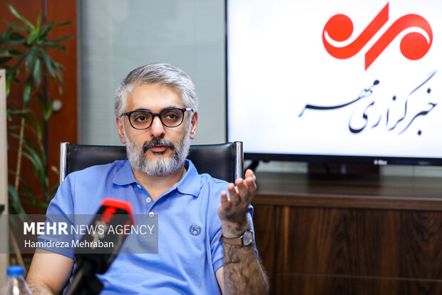نقش دراماتورژی در دیده شدن متن/ به جای «سیاست» از «انسانیت» گفتیم