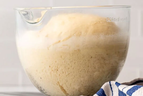 چگونه دونات خانگی درست کنیم ؟ ؛ طرز تهیه دونات خانگی نرم و پف‌دار با روکش شکلاتی