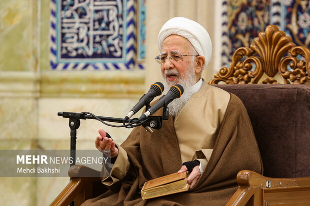 آیت الله جوادی‌آملی: توحیدباید در همه شئون زندگی انسان ظهور داشته باشد