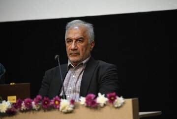 انتقاد محمدمهدی عسگرپور از روی دور تکرار افتادن بحث در مورد «پروانه ساخت»