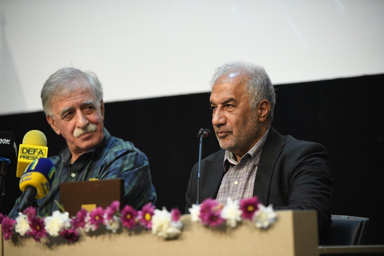 انتقاد محمدمهدی عسگرپور از روی دور تکرار افتادن بحث در مورد «پروانه ساخت»