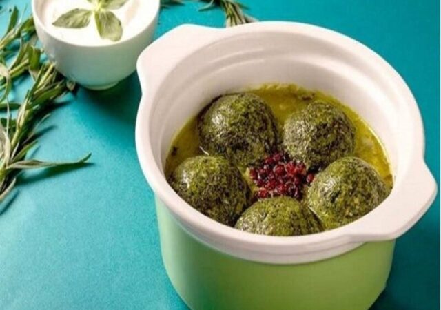 این کوفته شیرازی با همه کوفته‌ها فرق دارد؛ طرز تهیه کوفته سبزی مجلسی