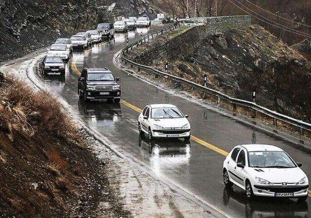 ترافیک نیمه‌سنگین در ۶ محور مواصلاتی کشور| بارش باران در ۳ استان